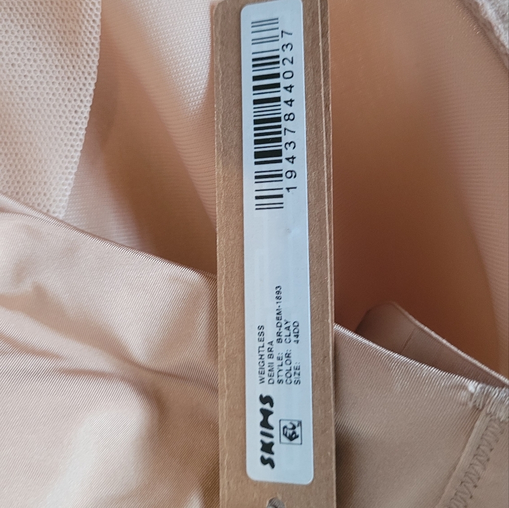 NWT Skims Weightless Demi Bra 44DD - Picture 5 of 8